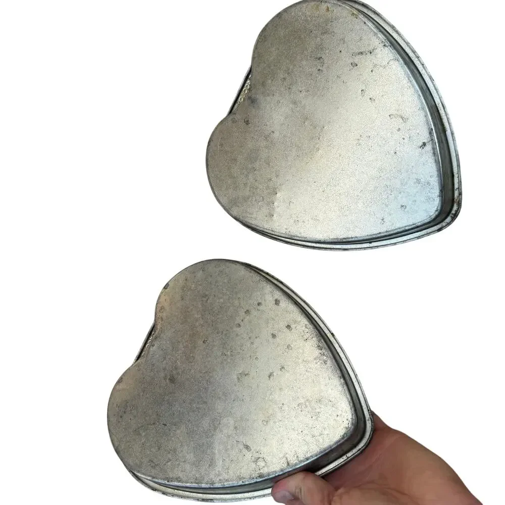 Vintage pair (2) Ekco Heart Shaped Cake Pans Jello Mold Baking Pans Granny Core